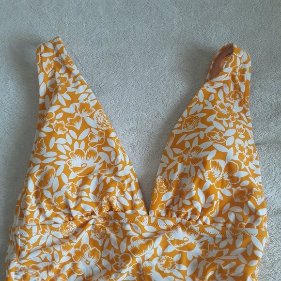 J. Crew Factory NWT Women's Large Orange Floral V-neck Ruched One Piece Swimsuit - Picture 3 of 15